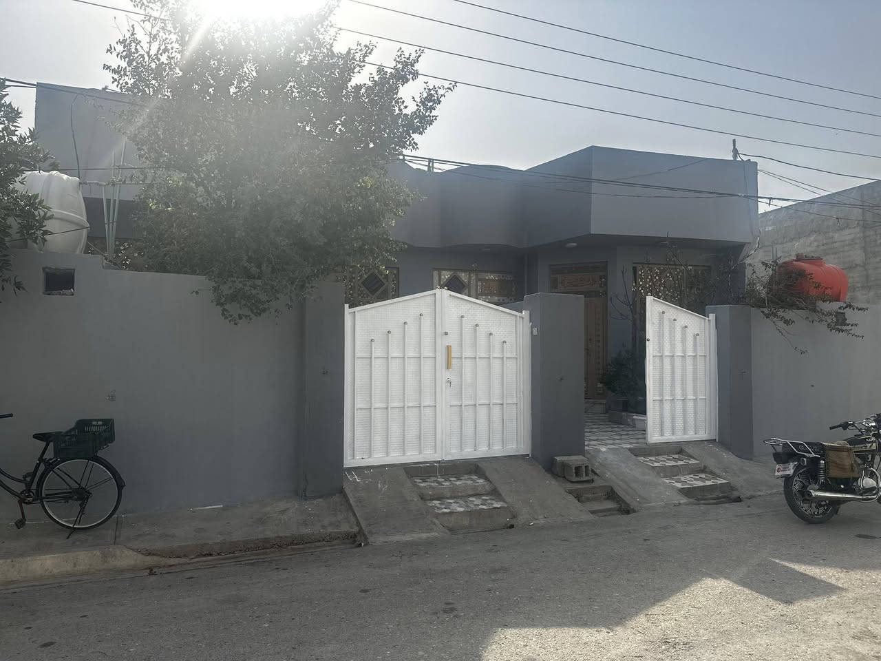 مشتملات عدد 2مساحة 150م
حي الحشد خدمات كاملة 
غرفتين نوم وصالة ومطبخ وستقبال 
وسط حي الحشد فرع المختار بناء حديث للبيع وبسعر مناسب انشاءالله 

للاستفسار 
***********
