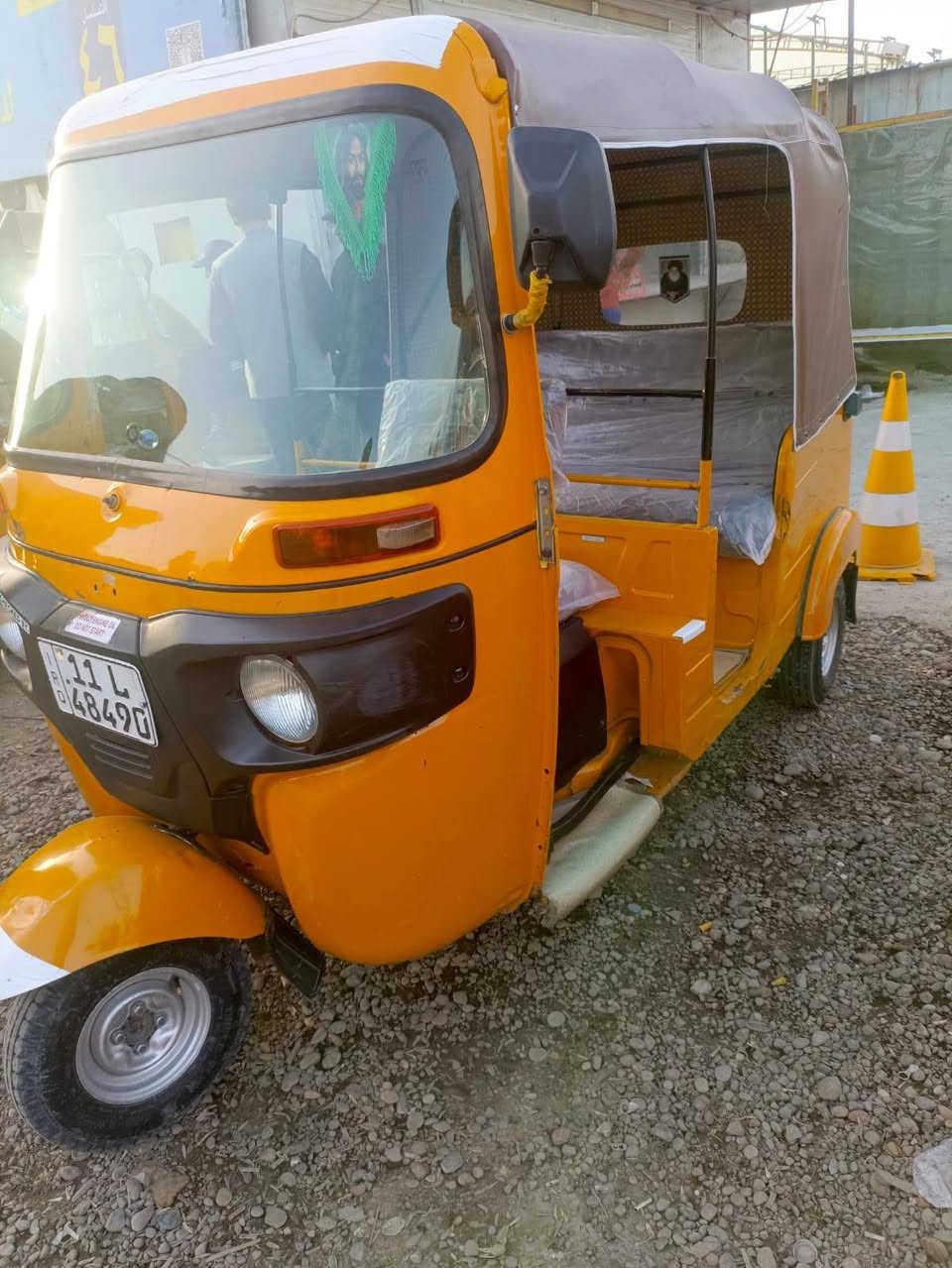 تكتك للبيع موديل 2019شهر 12 رقم انكليزي مكفوله كفاله عامه من عده بيه طخه بسيط بالغد السعر 6250 وبيه مجال مكاني الشعب شارع الصحه ***********
