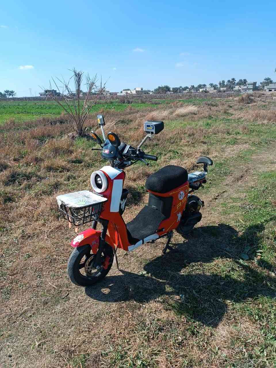 السلام عليكم بايسكل شحن للبيع R9 موديل 2025 خمس بطاريات دبل 32 أمبير السعر400 وبي مجال للاستفسار ***********
