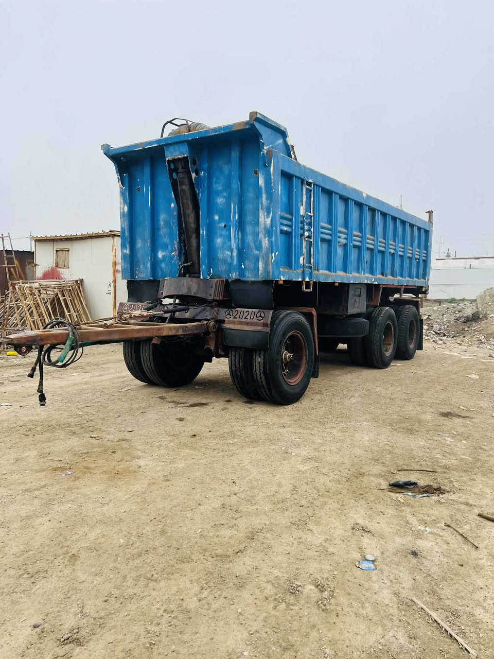 سلام عليكم للبيع مقطوره تفصال
مجموعه براد16تخم تاير 
للستفسار ***********
