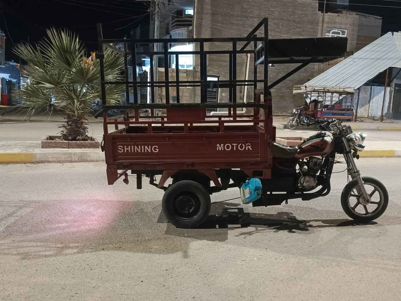 ستوته للبيع موديل 2022نضيفه محرك 2023متوازي عليه عنواني لرمادي لخمسه كيلو لرقم. ***********
