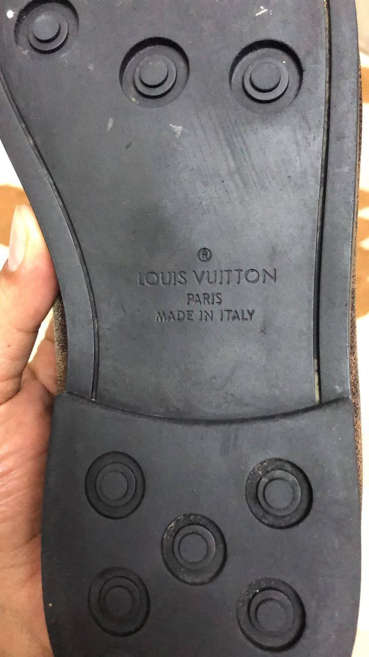 حذاء لويس فيتون للبيع ماركة اصلي للاستفسار ***********
