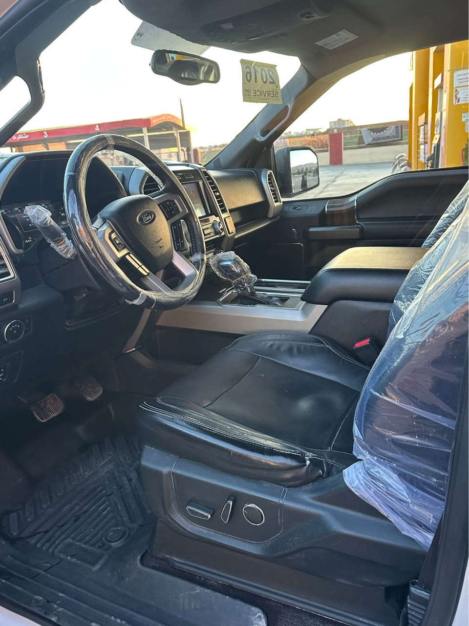 فورد f150 فول لارياد 
سعر ١٧٩
تيل ***********
سياره كلين داخل بص ٥ قتع بس بغ و قماره شبر بغ بدون ضرب بدون دعم كل ارباك سلم شرط 
سياه به كلين داخل بوويه ه بارجه بخه وو ناوجه واني بوستيك به خي هه يه سقفي بي ليدارنوو دعم هه موو ارباكي به شرته 
مواصفات فول بسمه و بريك بسمه و شخال شاشه الكتروني شاشه كبير گير مرغووب بدي صغير باب طويل مرغوب كوشنات جلدوو كهرباي تبريد مركزي رادار امامي ويل كرووم دبل اكسل فول فول  
ماشي ٨٠ الف رقم سنويه جديد 
سعر ١٧٩
تيل *********** عنوان عقرة اكر, نينوى
