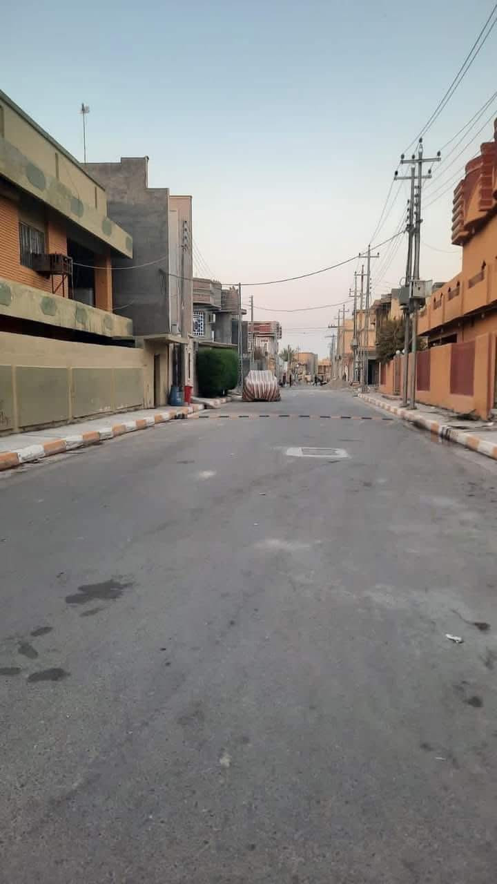 ⭕️تسلسل :1063
🏡 دار سكني ركن للبيع في الفلوجة حي المعتصم قرب مسجد الحاج غركان🏡
            
                     📢 على بركة الله 📢
📍نوع الملك = طابو صرف سند   
📍المساحة بالسند = 173 م٢
📍المساحة واقع حال = 200 م٢ تقريباً
📍الواجهة  =12م والنزال =16,5م
📍الشارع = ركن شارع 12م وشارع 14م 
📍بناء طابوق 2012  

🔷الطابق الاول يحتوي على
غرفة نوم وصالة ومطبخ واستقبال ومدخل ومنور وحمام وصحيات 
🔷الطابق الثاني يحتوي على
ثلاث غرف نوم وصالة وحمام

🟨سعر البيع للعقار : 200 مليون دينار قابل للتفاوض 

🟢مكتب دجلة الهندسي للعقارات حي الجولان قرب صناعة الجولان للسيارات مجاور سوبر ماركت الهلال
للاستفسار الاتصال
***********
‏‭ *********** 
***********
