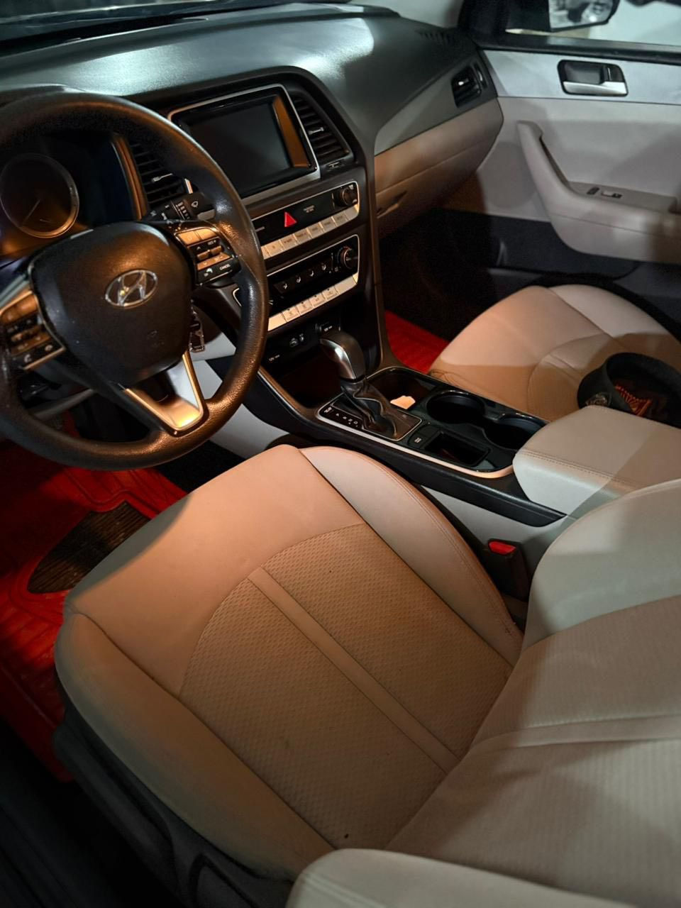 سلام عليكم سوناته 2018 للبيع رقم كربلاء سيارة وارد امريكي حادثة جاملغ و بنيد و بيهة اربع اصبع بل قامرة خسفة ما مصلحة ع وضعيتهة بعدهة يعني ترجع ع بارد 
موصافت عادي حلوة نص فول رادرات كامرة دوارة بعد بيهة مواصفات حلوة شاشة كبيرة سيارة كلش جديدة ونضيفه بعد احلة من الصور 
العنوان بغداد الحرية 
***********
