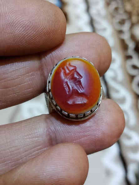 تكله ما موجود على الفيس ومحضور من الرد والتعليقات وتكتبله رقم واتساب يعلقلك ليش ما ترد
مجموعه محابس صياغات ثقيله واحجار اصليه للمهتم واتساب ***********
