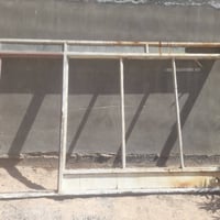 باب كبير • باب ثقيل