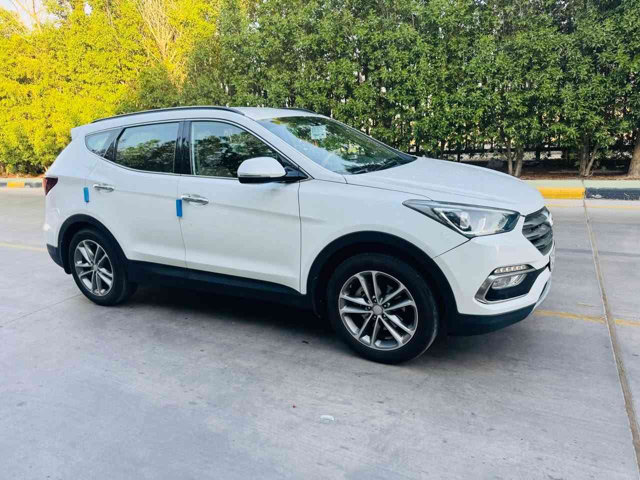 السلام عليكم ***********السعر163 سنتافي موديل 2018 خليجي رقم أربيل الجديد ماشيه130KM محرك 2400 دوش محرك وكير وحداديه وضع شركة تبريد ثلاث قطع تخم تاير جديد اصلي مكفوله من الصبغ والضربة والتبديل سونار مرفق سبعة راكب كشن كهرباء مري شفط ترحيب لد امامي وخلفي حساس امامي وخلفي لد نهاري منظومة زنون كامله السيارة جديدة جدا واستخدام شخصي السعر 163 بيع فقط مكان السياره كربلاء المقدسة
