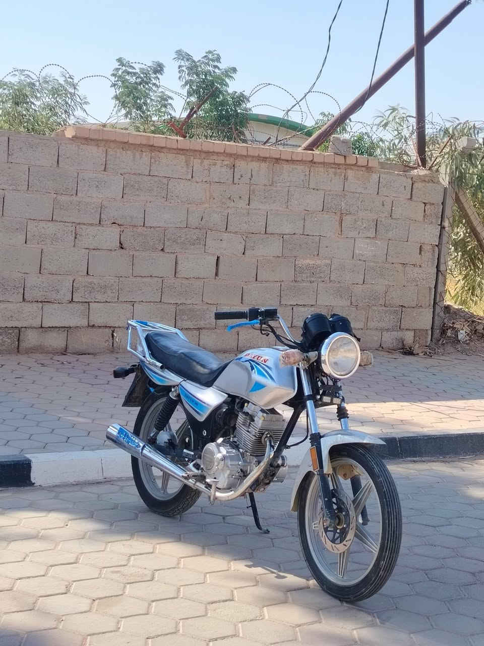 سلام عليكم دايون للبيع كلك السعر 600 وبيه مجال مكاني كربلاء الحسينيه رقم الهاتف ***********
