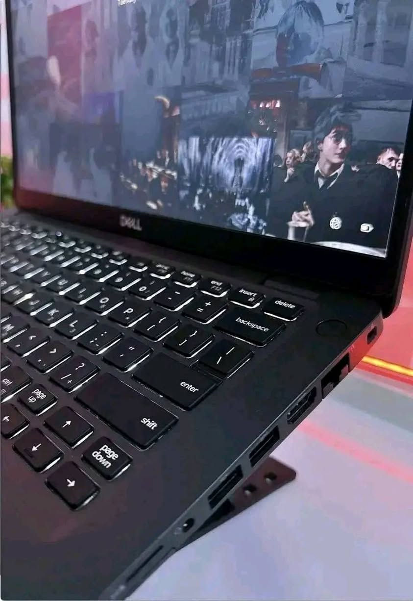 لابتوب Dell سوبر سلم الجيل الثامن سوبر سلم  للبيع
المعالج core i5 الجيل الثامن
رام 8 كيكا DDR4
هارد 256 كيكا SSD
كرت الشاشه Intel UHD حجم 4 كيكا
الشاشه حجم 14 انج ضد التوهج  دقة FHD
باتري ليثيوم 6 خلايا  شحن سريع 65 واط والباطرية ممتازة
كامره دقة hd تحتوي قفل فتح وغلق الكامره
 منفذ تايب سي و رام  وhdmi وسيم كرت وباقي المنافذ   الحاسبه كلش نضيفه وحلوه
السعر 300 النجف, العراق


**إذا كنت صاحب هذا الإعلان وتريد حذفه لأي سبب، رجاءا أرسل رسالة إلى الدعم الفني**