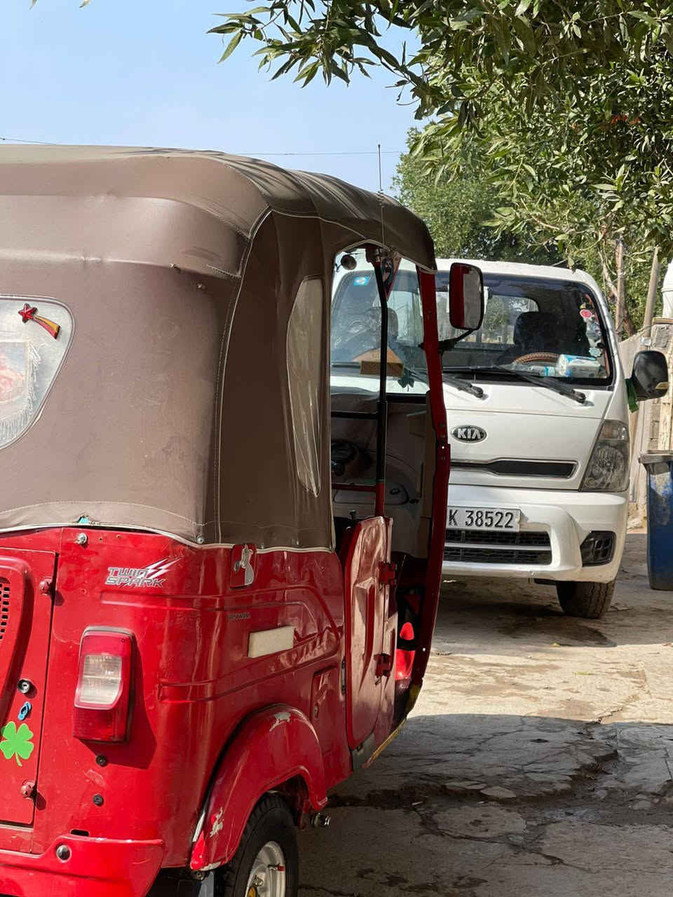 سلام عليكم تكتك حمره مديل(22)شهر 8مكينه مبدل بس زنجيل ضربتها جوه ل بك لايت اربع أصابع تقريب باسمي تحويل ثاني يوم رقم بغداد مكان المشتل شارع المدارس سعر (9) وبيها مجال ***********
