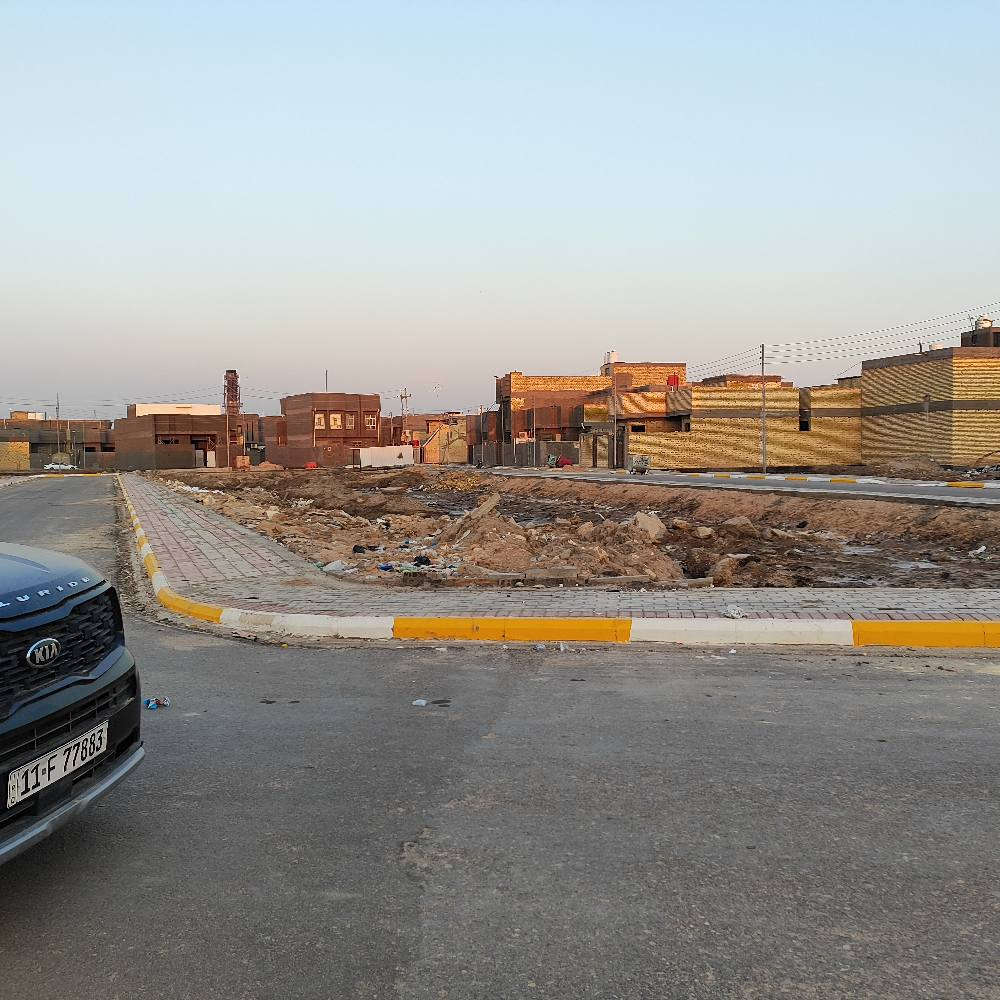 قطعه للبيع حي الحشد المساحه 200متر مقابيل خدمات بصف الركن // رقم العقار 1519 // للاتصال *********** // اومراجعة مكتب الضامن للعقارات عنوان المكتب حي الصدر مجاور صيدلية ركن العلاج
