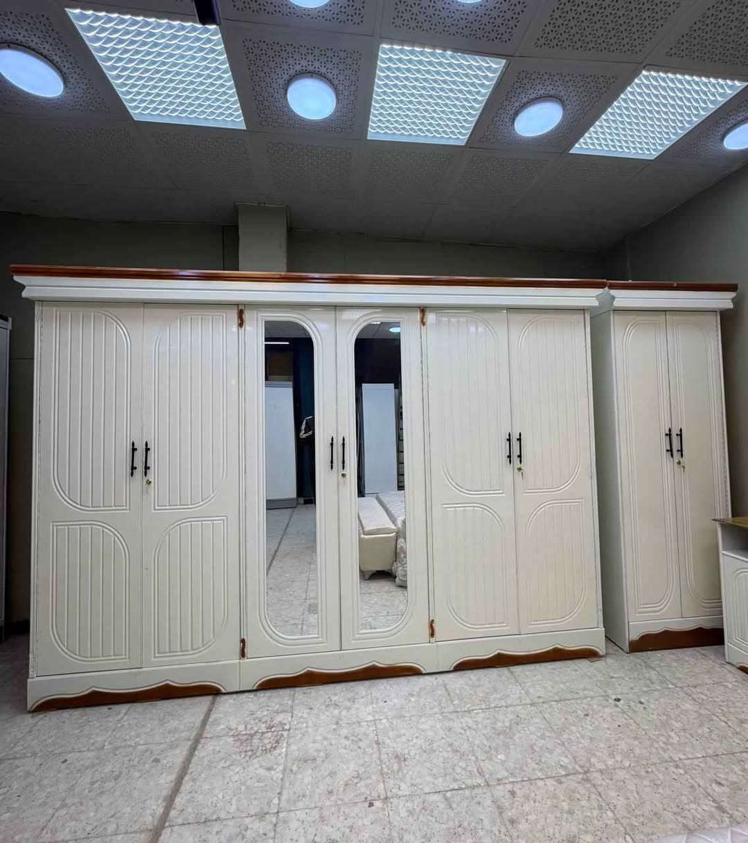 السعر // مليون و100 فقط 😍

🔅تفاصيل الغرفة المرمري  ....

 خارج ٤ملم ام دي اف 🔺
وداخل صاج ٣ملم 
صبغ حراري  درجة اولى 

عدد القطع  ٧ قطع 😍
🔺1 //جرباية  قياس  ١٦٠ × ٢٠٠ 
🔺//ميز جانبي ايسر قياس ٥٠
🔺2// وميز  جانبي  قياس ٥٠
🔺3// زاوية ارتفاع مترين عرض ٨٠
🔺4// وميز بلازمه  
🔺5//وميز مراية ارتفاع مترين عرض ١٢٠
🔺6// وكنتور ٦ باب  ارتفاع مترين و١٥ طول ٣ متر و١٥ بغداد, العراق


**إذا كنت صاحب هذا الإعلان وتريد حذفه لأي سبب، رجاءا أرسل رسالة إلى الدعم الفني**