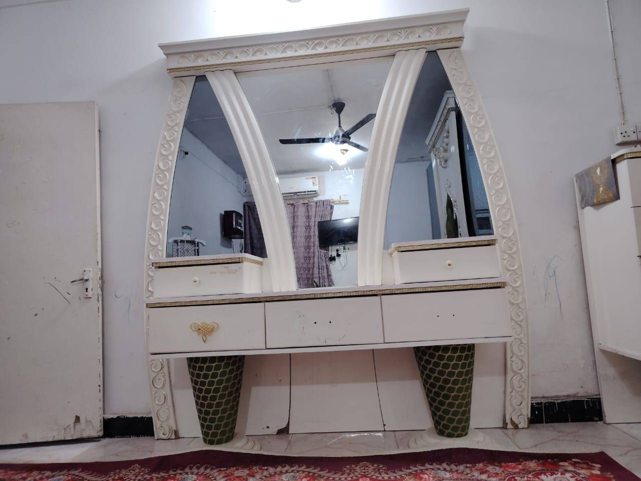 غرفه تركيه مرتبه للبيع حله حي العسكري للاستفسار ***********
