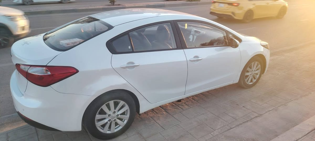 السلام عليكم.
كيا سيراتو 2016

خليجي  رقم بغداد.

مواصفات تحكم ستيرن جيهتين

لد امامي..بلاجكتور مرايت شفط 5 ويلكب يدات نيكل داخل لونين ساحبه حاكيه

لون ابيض صدفي

سياره مكفول من فتح وتبديل فقط بارد  قليل هلال جاملغ  الامامي / حالوب قماره شي قليل مبين

ماشيه ١٣٢ الف فقط

محرك ١٦٠٠

السعر ١٢٠ وبيه مجال/***********
مكاني بغداد حي الجهاد

