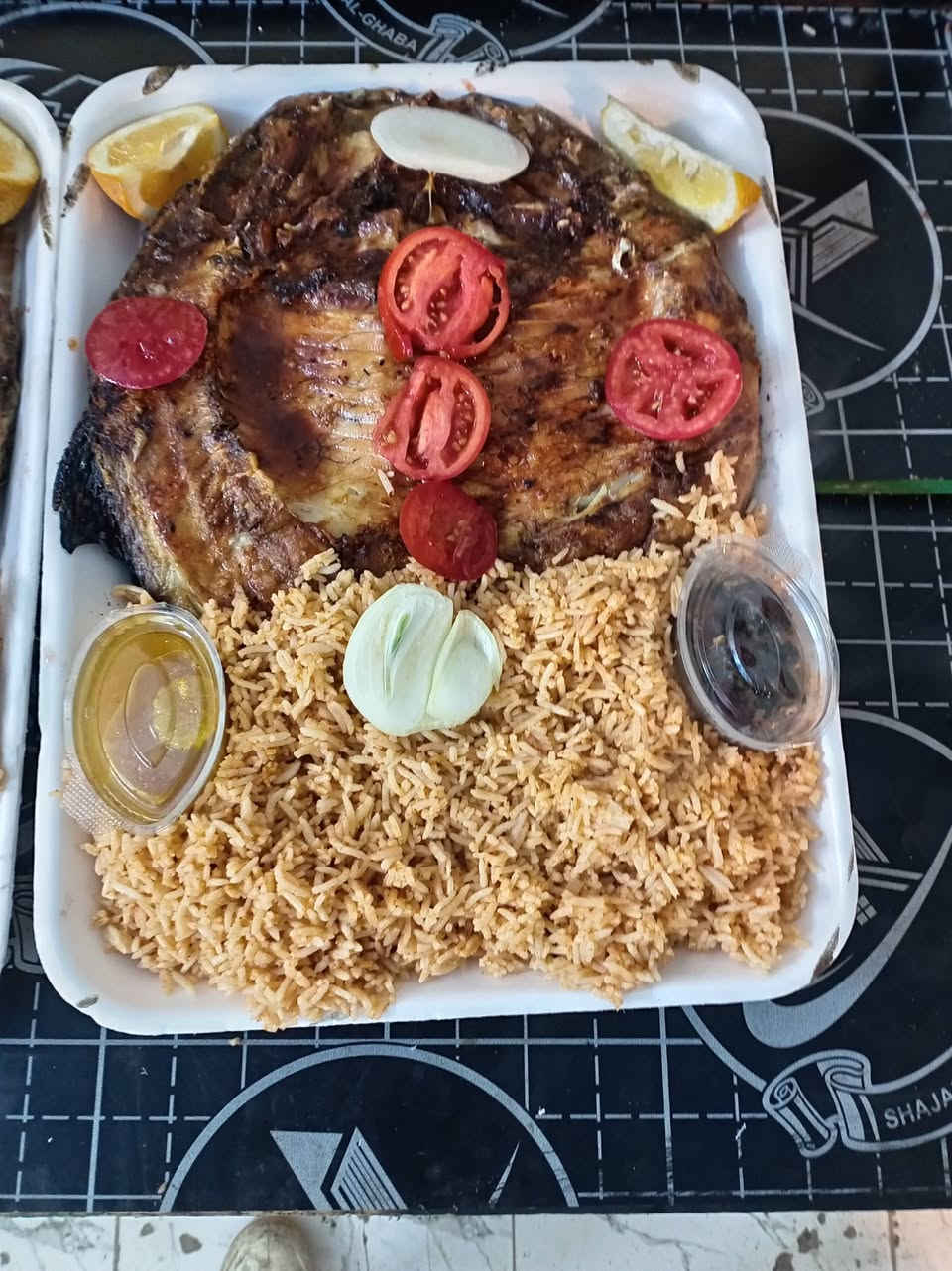 يوجد لدينه دجاج ذيح مع تمن ومقبلات 
ويوجد لدينه سمج مع تمن ومقبلا 
العنوان حي 17قرب التلا
متواجد حجز اتصال رقم***********
