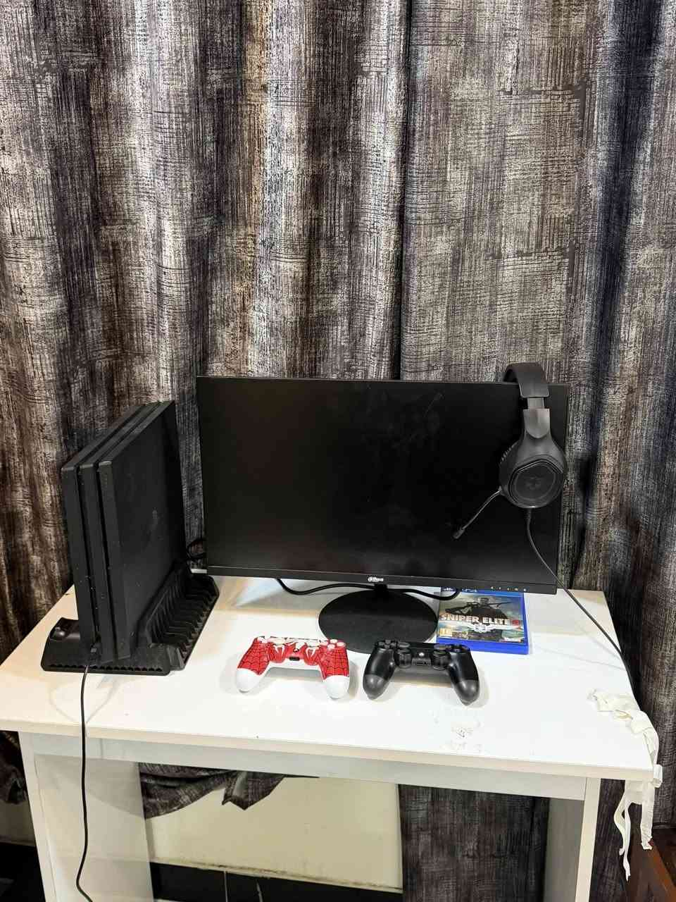 سلام عليكم 
بلي4 برو ( برووو ) مو سلم مساحة الجهاز 1 تيره ( 1000 كيكه ) الجهاز ويا جوستكات 2 وقاعده مال بلي وقاعده مال يدات و 4 اقراص ( فيفا ، سنايبر ، كول اوف ديوتي ، سباق سيارات ) و اكو حساب بالجهاز بي 223 لعبه 🛑 صارف ع الحساب 3 ملايين الله شاهد 
الجهاز ممفتوح سعره 450 وبي مجال 
اكو شاشه 100 هيرتز حجمها 24 استعمال شهر سعرها 150 وبيها مجال 
واكو يوبي اس يطول ساعه تشغيل جديد استعمال ايضاً شهر سعره 100 الف قفل مكاني الشعب شارع الصحه ***********
