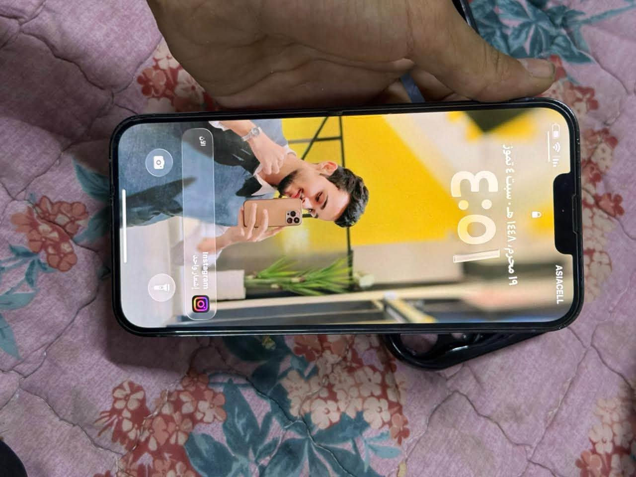 13برو ماكس نضيف نضافه 100% ما مفتوح بس شويه البطاريه ناصيه الي يريد تفاصيل خاص 
***********
