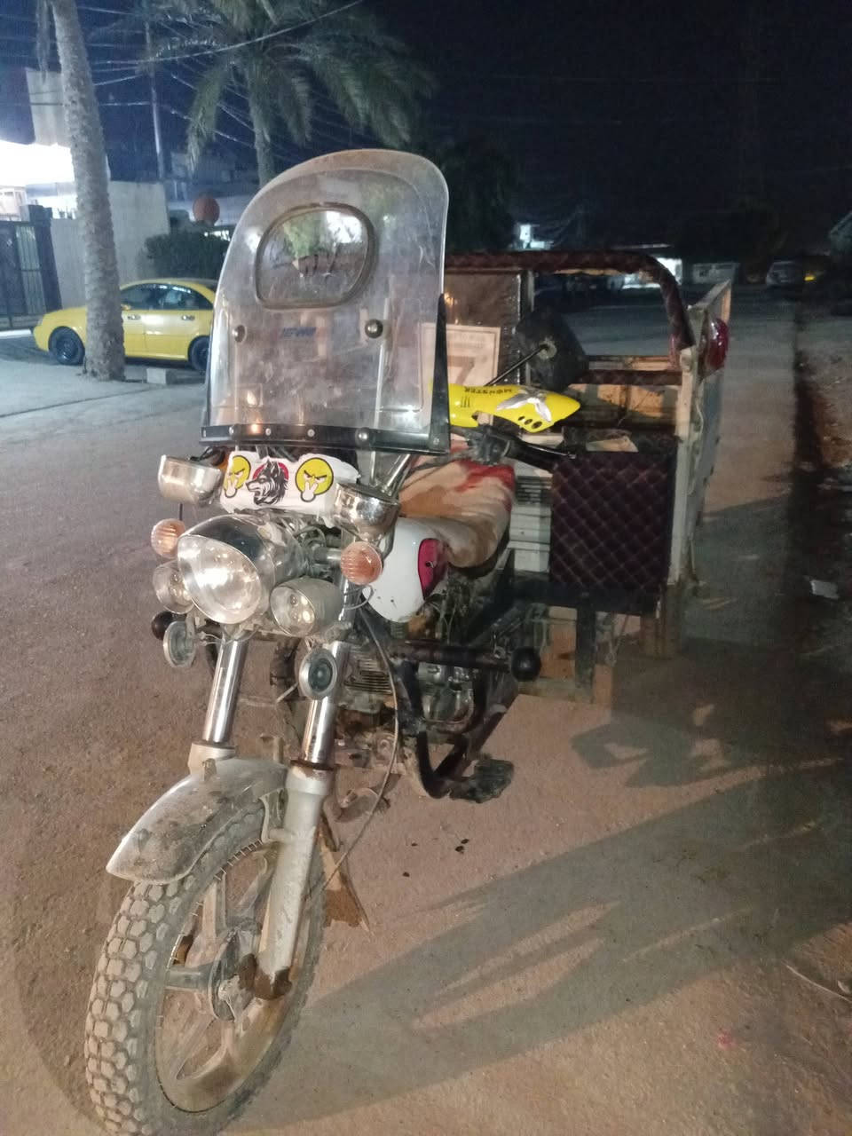 السلام عليكم ورحمة الله وبركاتة شباب ستوته للبيع خير من الله موديل 21اوراق كامله ستوته حلوه محركهه زين بس ينضح دهن وترتيب للكهربائيات الستوته كامله من كلشي عده هذن النقوصات سعرهه ب1300قفلهه بواحد وميه وخمسين اني مكلف بنشر رقم صاحبهه***********
