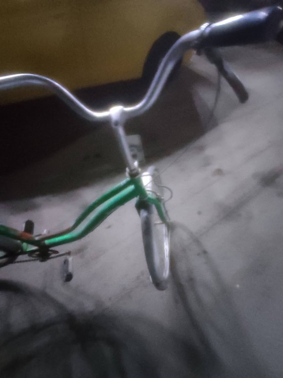 بايسكل درجه اولى
نقص فقط صجم مال زنجيل
تايرات جدد الستاند من الشركه 
السعر 35وبي مجال 
للاستفسار بل خاص


**إذا كنت صاحب هذا الإعلان وتريد حذفه لأي سبب، رجاءا أرسل رسالة إلى الدعم الفني**