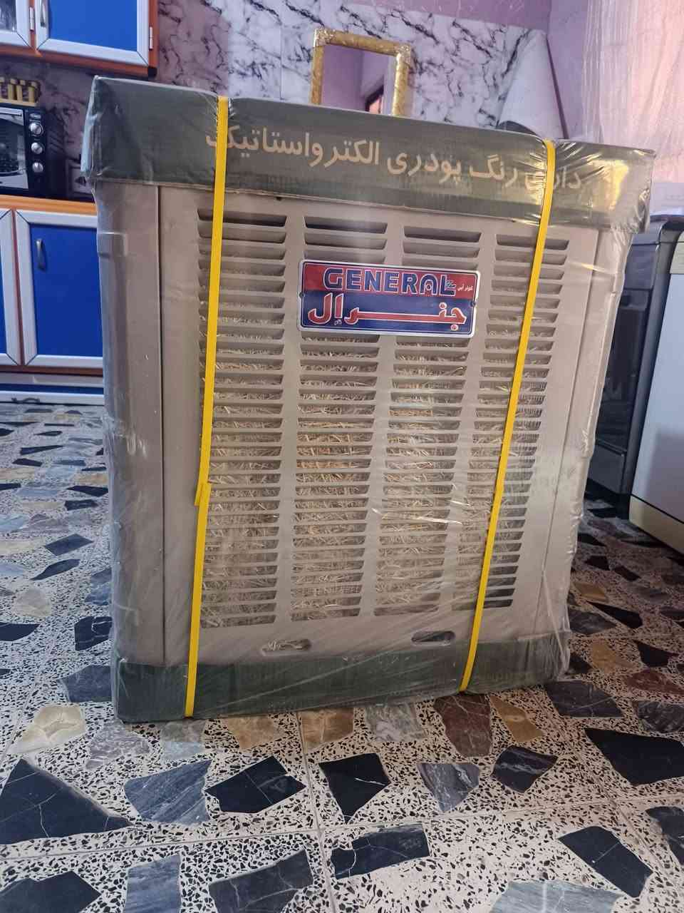 سلام عليكم مبرده للبيع جديده مامفتوحه نوعيه جنرال اعتقد حجمها جبير مو الصغير الي تفيده يراسل لو يخابر 
***********
