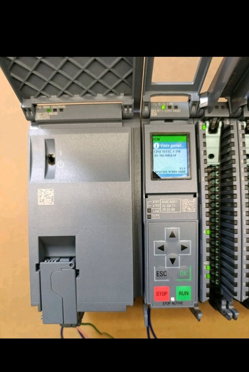منظومة Siemens SIMATIC S7-1500 PLC للبيع

CPU 1511C-1 PN
رقم الموديل:
6ES7 511-1CK01-0AB0

- Power Supply
- DI / DQ / AI مدمجة
- PROFINET
- Tested 100%
- حالة ممتازة
- مناسبة للمصانع وخطوط الإنتاج والسيطرة الصناعية

السعر:
3000$


**إذا كنت صاحب هذا الإعلان وتريد حذفه لأي سبب، رجاءا أرسل رسالة إلى الدعم الفني**
