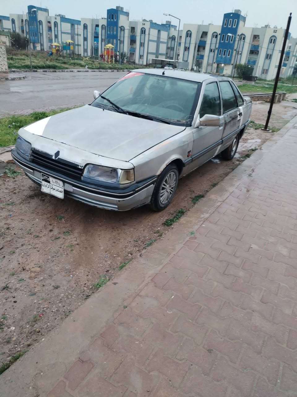 رينو للبيع محرك كير شرط تايرات جدد  رقم كركوك فحص   بيهه سنويه بيضه رعيهه ماندي مكفولاه السعر 900و بيهه مجال ويرهم مراوس ويه ماطور جديد    العنوان كركوك الصياده***********
