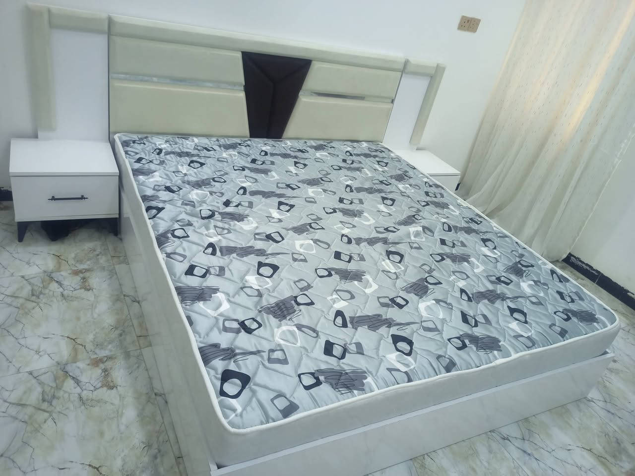 السلام عليكم
غراض بيت للبيع...
1 )غرفة نوم تركية مستعمله شهر فقط نظيفه جداً مع دوشك سرير سعرهه(800الف)
2) تخم حطاطه نظيف جداا مستخدم قليل السعر (900الف)
3)كنتور تركي بابين نظيف السعر (125الف)
4)چربايه حديد نفر واحد نظيف جداً عدد 2السعر (150)
5)ميز طعام اصلي مع 4كراسي مستخدم ايام فقط سعر (200الف)
6)ثلاجه شركة نوال نظيفه جداً سعرهه (275الف)
7) مجمده نظيفه سعرهه (125الف)
8)سبالت عدد 2 واحد طن السعر (300الف)
(الأسعار بيهه مجال بسيط)
الشراي يتصل أو يراسل وحيا الله 
***********
