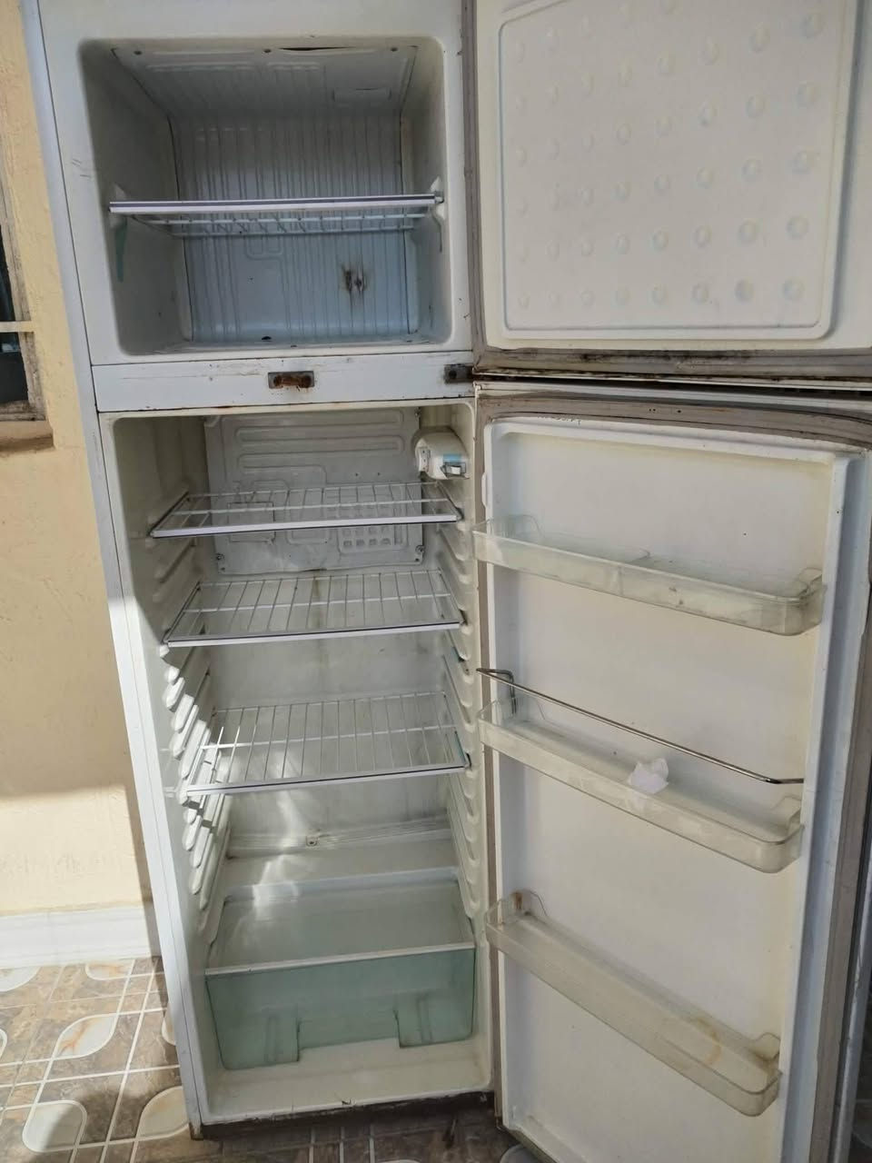 السلام عليكم
ثلاجة عشتار ديلوكس قياس ١٢ قدم 
السعر ١٠٠ مكان حلة مركز


**إذا كنت صاحب هذا الإعلان وتريد حذفه لأي سبب، رجاءا أرسل رسالة إلى الدعم الفني**