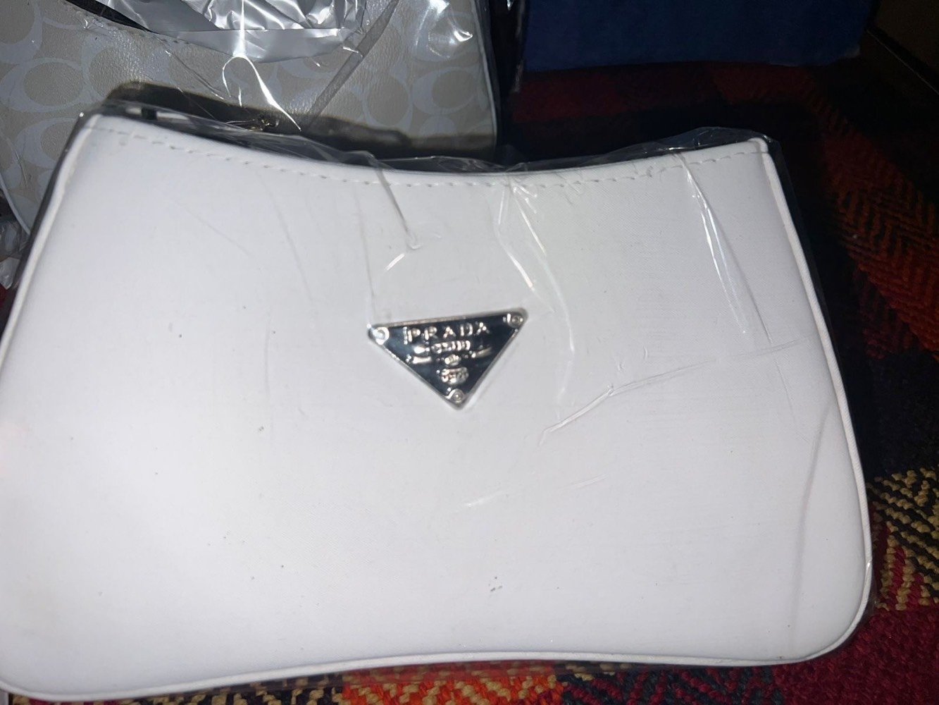 كشختج بـ7 آلاف بس! 😱🔥
باقي قطع أخيرة من أفخم موديلين جنط لهذا الموسم. الأناقة مو لازم تكون غالية، بس لازم تكون سريعة لأن الكمية جاي تخلص!
• السعر: 7 آلاف دينار فقط للقطعة!
• التوصيل: 5 آلاف لجميع المحافظات.
• الموديلات: متوفر موديلين (الصور مرفقة).
احجزي الآن قبل لا يخلصن! ارسلي صورة الموديل، العنوان، ورقم الهاتف خاص. 📥