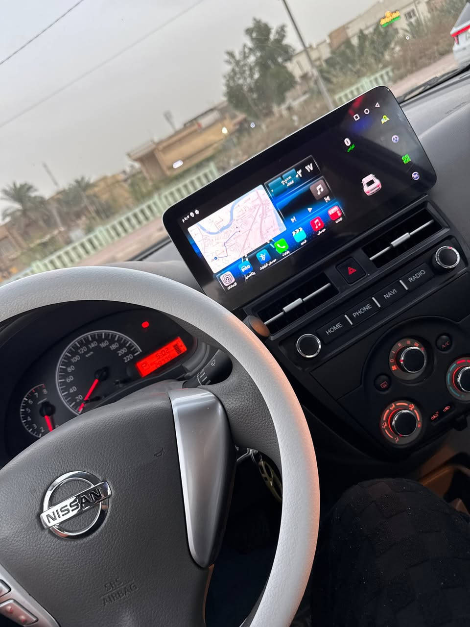 سلام عليكم نيسان سني كفاله عامه حته من الشخط كامله ع اخير ماشيه 31 الف دوشمه ارضيات وكشنات وزنون عالي وناصي شاشه كار بلي مصروف عليه هواي شاد اله سماعات خلفيه مكاني بصره طويسه *********** سعر السياره 126 وبيه مجال قليل

