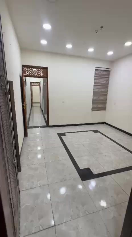 شقه  طابق اول للايجار في المنصور حي العربي
صاله + مطبخ + غرفتين نوم +صحيات 

ايجارها ٨٠٠ الف وبيها مجال  

***********
