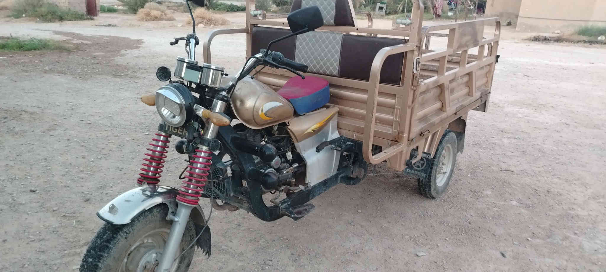 سلام عليكم ورحمة الله وبركاته ستوته للبيع موديل 2020محرك مجفت جديد كهربائيّ كله شغاله وسعر مليون 300وبيه مجال  لتواصل عله هذا رقم ***********
