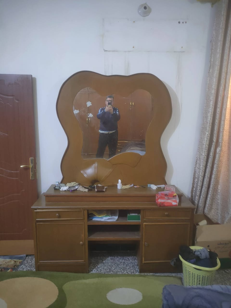 السلام عليكم
غرفة نوم صاج تسكام ستة ابواب مع ملحق كامله من دون تاج مكاني سدة الهنديه السعر 250 قفل  للتواصل 
*********** بي واتساب
***********
