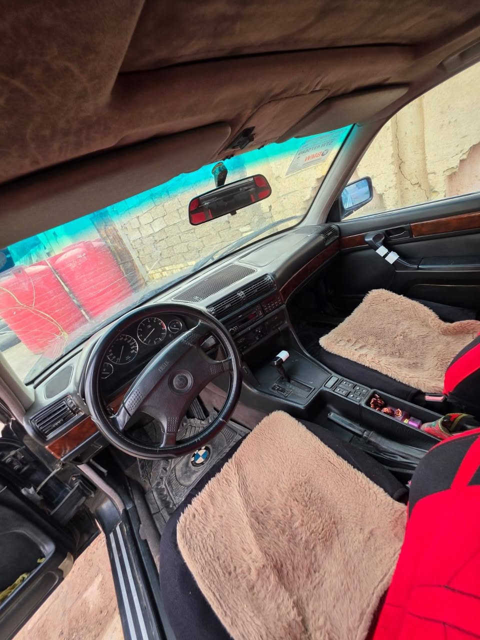 سلام عليكم سياره بي ام موديل ٩٢ اصل رقم بغداد دولي باسمي كفاله عامه  سنويه لل ٢٠٣٠مشروع وطني ٧٣٠  محرك ٦ كير مكينه نضيفات  حداديه صدر تخم تاير ويل خليه كهربائيات كلها شغاله فتحه سلايت طكتين  جام كهربائي سياره جاهزه  دواخلها جديده كشنات جلد جاهزه  السياره ماملعوب بيها علاشركه بلاديه العنوان ميسان  السعر ٥٠وبيها مجال   الاتصال علارقم  ***********
