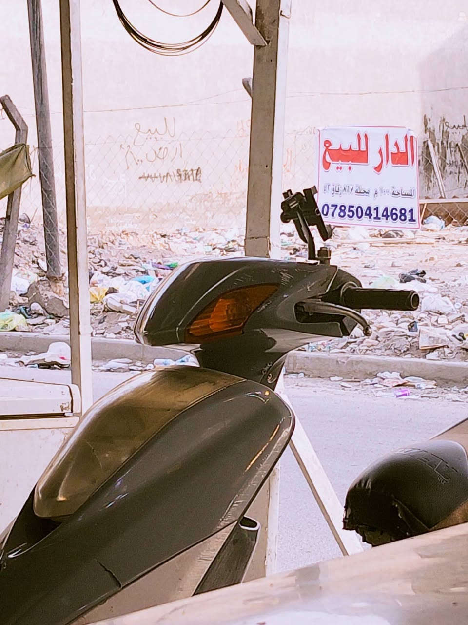 ي بريز للبيع دراجه نضيفه مجرد بيت وشغل محركها حلو وناعم كهربائتها كامله مابيها اي شي كلشي بيها شغال بس الصالصنه مالتها يردلها تبديل ادريلها دهن امزويل اشاير لايت عالي ناصي هورن كله شغال 
رايدها ب 500 وبيها مجال بسيط مكاني شهداء البياع
***********
