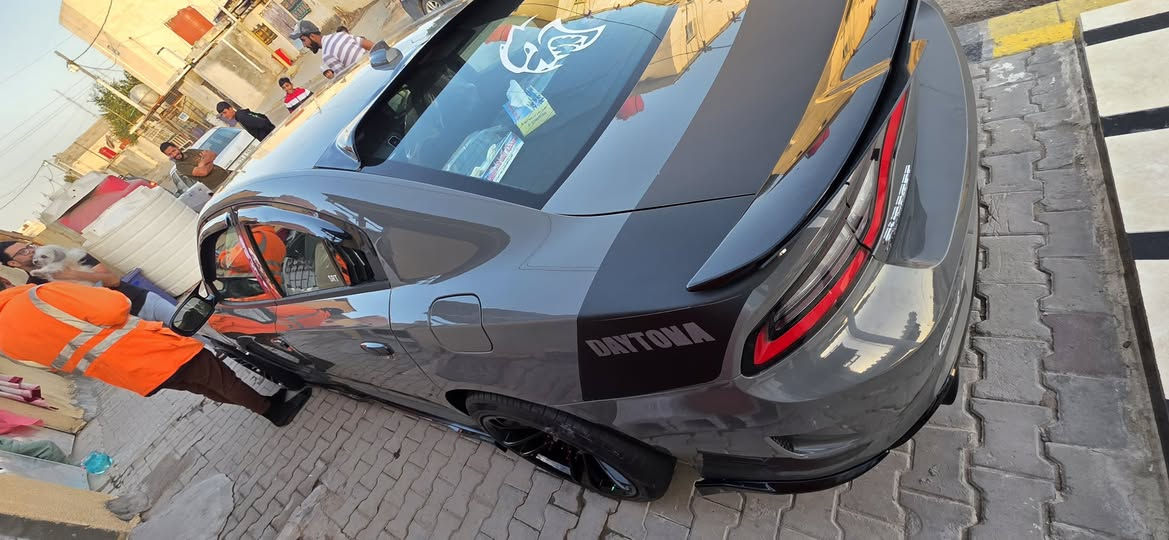 السلام عليكم جارجر 17 اصل R/T نضيفه استخدام شخصي بيها قطعتين سرقه ومدكر امامي اربكات كلها سليمه سياره بسمي تحويل ثاني يوم مامتواجد ع فيس ***********
