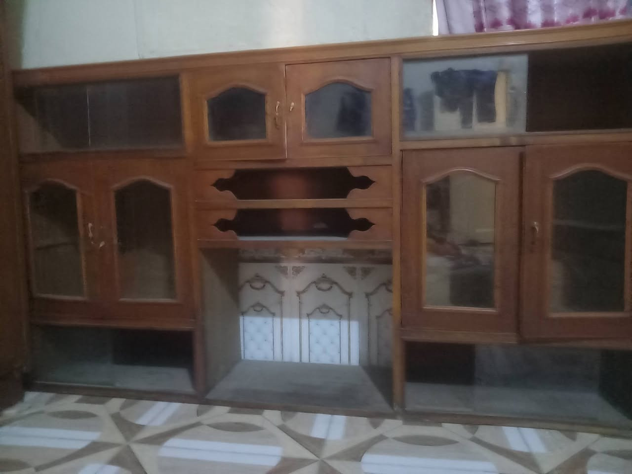 السلام عليكم معرض البيع في ميسان العماره القادسيه السعر 45 وبي مجال رقم الواتساب ***********
