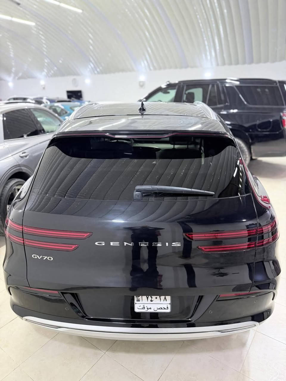 جينسز كهرباء بالكامل موديل 2024
سيارة SUV كهربائية بالكامل اقتصادية
دفع رباعي AWD دبل ماطور
تنطيك قوة حوالي 429 حصان و516 lb-ft عزم دوران
وفي Boost Mode توصل القوة حتى 483 حصان 
(زائد قوة مؤقتة عند التسارع)
الأداء
التسارع 0–100 كم/س تقريبًا 4.2–4.5 ثواني
أعلى سرعة حوالي 235 كم/س
سيارة سريعة وهادية بالكهرباء وتغلب منافسين كثيرين من فئة SUV الكهربائية
البطارية والمدى
سعة البطارية حوالي 77.4 ك.و.س
المدى الكهربائي الرسمي حوالي 450 كم للشحنة الكاملة حسب تقديرات EPA
شحن سريع من 10% إلى 80% بحوالي 18–20 دقيقة على شاحن سريع مناسب
بالاستخدام الفعلي ممكن تحصل على مدى أعلى داخل المدينة ومع قيادة معتدلة
الراحة والمساحة
مكان كافي لخمسة ركاب
تجهيزات داخلية فخمة
شاشة رقمية
نظام تكييف
مواد جلد
مميزات راحة متعددة تختلف حسب الفئة
مميزات إضافية
نظام V2L لتشغيل أجهزة كهربائية
نظام تعليق متقدم
نظام قيادة ذكي
قيادة هادئة بسبب الدفع الكهربائي

ال💎ــسعـر 🟥 :: رقم (1) تلـقـائـي 📮

رقم صاحب ســـيـارة ::***********
