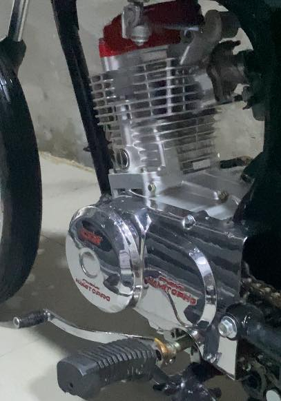 سلام عليكم دراجه تيربو للبيع 3تبديله دهن الها دراجه قبل شهرين معمره كامله ماناقصها شي تجي وتشوف كامله برغي ماناقصها العنون تنومه 
واتساب
***********
السعر
600
