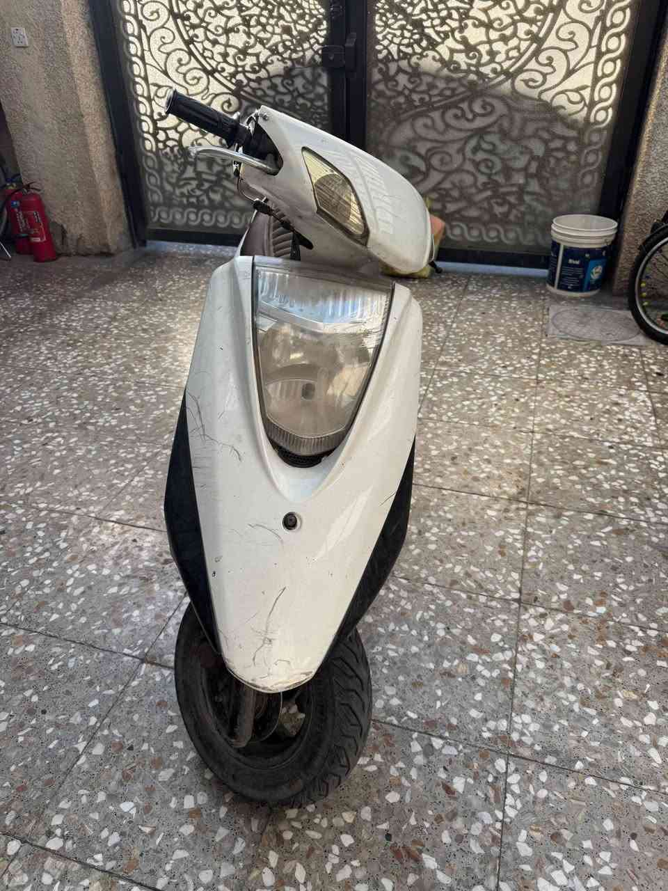 دراجه بريز 140  للبيع كابريتر مكانها بغداد 
مكينه مجفته
سعرها 350 الف 
***********
