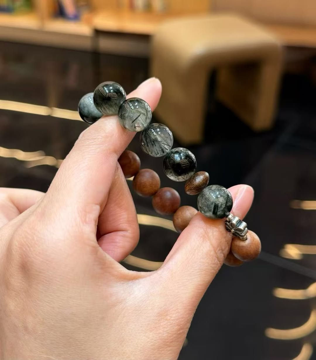 Xi Mu

Where Beauty Meets Power! This highly sought-after combination of Green Rutilated Quartz and Sandalwood is truly a divine pairing—one that practically paves the way for your financial future.

✨ Why do we recommend it?
🌿 Green Rutilated Quartz (Attracts Legitimate Wealth): Containing natural, hair-like inclusions, it is hailed as the "Navigator of the Crystal World." It is particularly suited for those who frequently draft proposals, engage with clients, or aspire to expand their business horizons; it fosters mental clarity and attracts high-quality collaborative opportunities.

🪵 Natural Sandalwood (Calms the Mind): Possessing an inherently cool, sophisticated woody fragrance, it effectively neutralizes feelings of busyness and anxiety. As you work, the faint scent of sandalwood soothes the spirit, naturally leading to more steady and confident decision-making.

🤝 A Double-Buff Synergy:
With your left hand, you beckon the path to wealth; with your right, you anchor your inner calm. Refuse to be a fragile figure in the workplace; instead, become the poised and effortless master of your own domain.

🌈 配戴體驗：
顆顆精選，綠髮晶清透帶感，檀木古樸醇厚，戴在手上顯白又大氣。

If you would like this subtle beauty to become your daily companion, write to me 
📩WhatsApp：8613308361107

Don't wait, because a bracelet like this will probably never appear again


**إذا كنت صاحب هذا الإعلان وتريد حذفه لأي سبب، رجاءا أرسل رسالة إلى الدعم الفني**