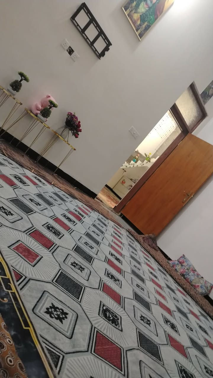 � للبيع دار سكنية مميزة – منطقة حواس طابق واحد 🏡

📍 الموقع: منطقة حواس – شارع حسينية البتول
🚶‍♂️ تبعد عن الشارع العام حوالي 100 متر

📐 المساحة: 180 متر مربع

🔹 مواصفات الدار:
✅ بناء طابوق كامل
✅ غرفة نوم
✅ صالة
✅ مطبخ
✅ صحيات داخلية وخارجية
✅ بست جاهز
✅ سيراميك حديث لكامل البيت

💰 فرصة مناسبة للسكن  في موقع هادئ ومميز.

وبسعر مناسب جدأ

📞 للاستفسار والمعاينة:
مكتب محمد صمد للعقار
📱 ***********
📱 ***********
📱 *********** (حيدر صمد )
