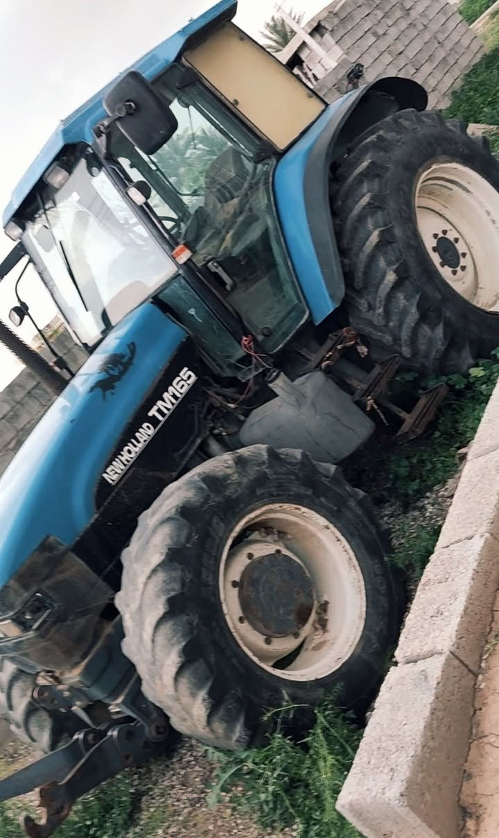 نيوهولند TM 165 بسعر مناسب
مع المعدات
 دسك ترموز تركي  28
فدان البير خماسي تركي
طابعة تركي اوزدمان ٢٤
مرشة مبيدات 
الجاد بالشراء يتصل او يراسلني خاص
