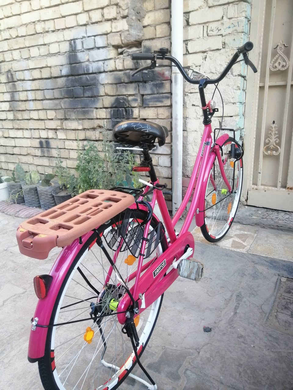 سلام عليكم بايسكل لون وردي مميز شركته سانتوس مرغوبه حجم٢٦بايسكل كفاله عامه ماناقصه شي كامل مكمل ربع ماتذب علي جديد بمعنه الكلمه سعر١٥٠ وبي مجال للطيبين💖 متواجد خاص💥 لاستفسار***********🧿
