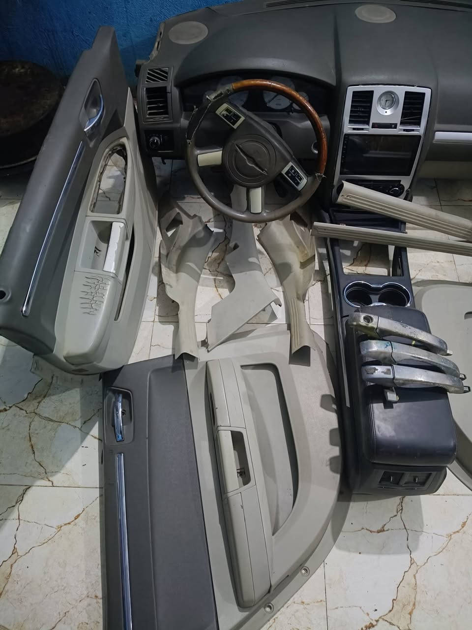 سلام عليكم اخوان غرفه أوباما عشره عسليه للبيع دشبول كامل مع تاب شغال شرط مع بطاين مع عضمات مع فرس كامل مكاني ميسان العمارة رقم الهاتف *********** الشراي يتصل وبخدمته
