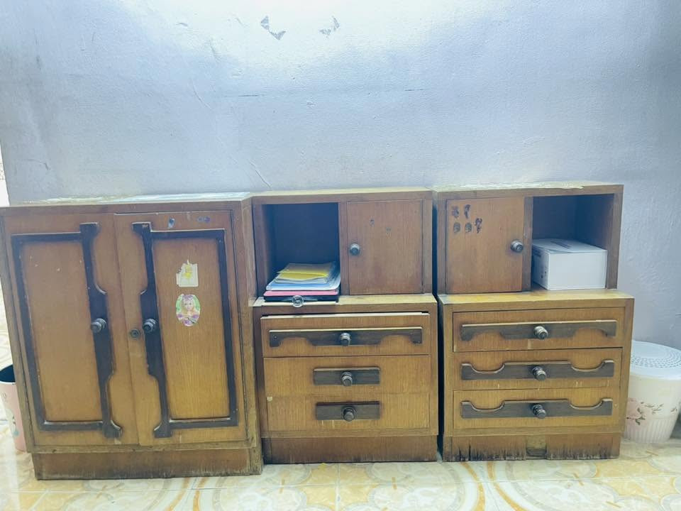السلام عليكم غرفه للبيع 8 قطع السعر 400 خشب متين وقوي
‭0770 096 0933‬
