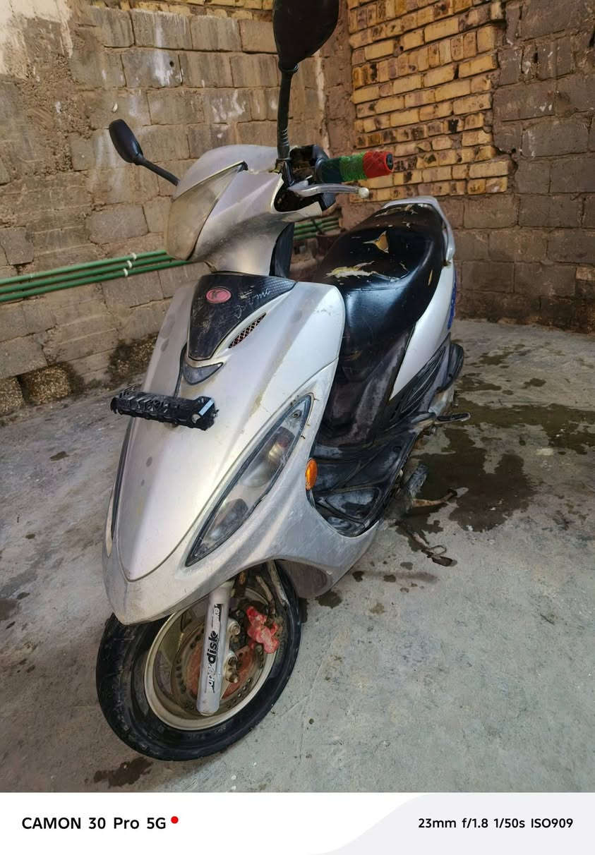 دراجه كمكو كله بلادي مامفتوح برغي ول دراجه ناعمه او شلعه فول بيع مستعجل فقط يردله ترتيب حسبت ٥٠ دراجه مال واحد جناي سعر ٣٥٠ وتساب *********** 
للتصال ***********  بيع مستعجل
