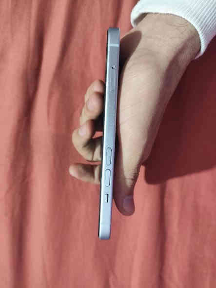 ايفون 15عادي وتر بروف مامفتوح بطاريه 87 سعر 650 وبي مجال كامل ملحقات مستعجل علئ بيعته
للاستفسار ***********
