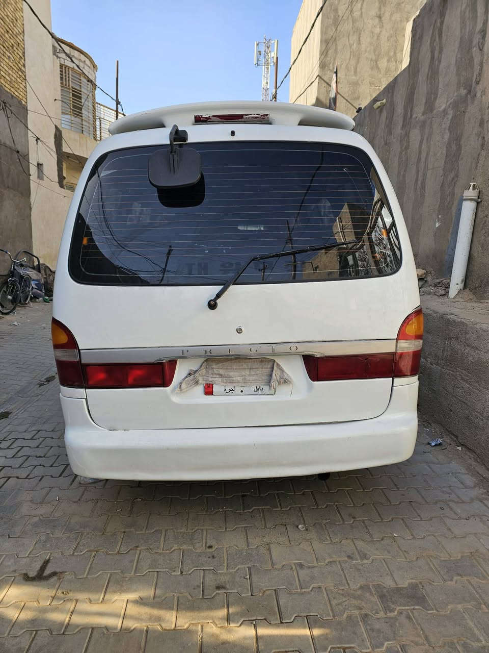 سيارة بريجو نضيفه موديل 2001 طويله شبوط 14 نفر 
***********
